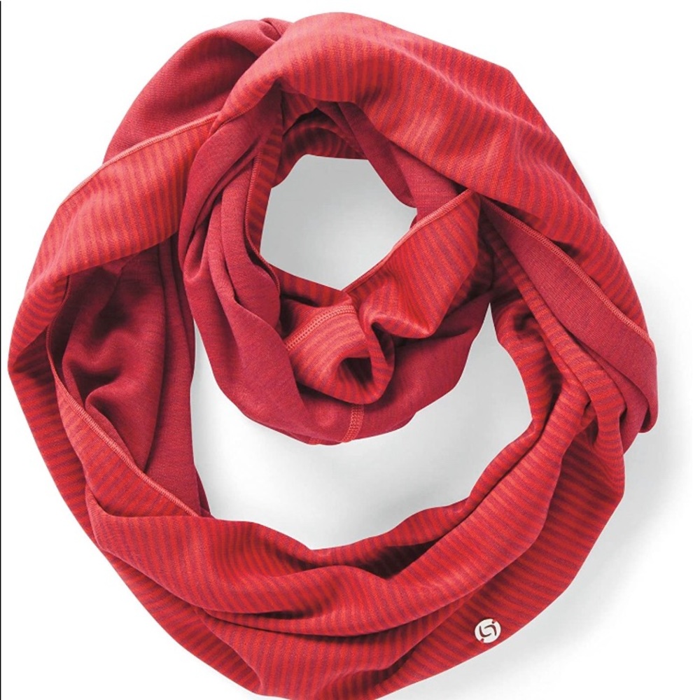 Mix It Up Infinity scarf Moving Comfort